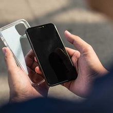 Заредете изображение във визуализатора на галерията – UNIQ etui LifePro Tinsel iPhone 11 Pro czarny/vapour smoke - TopMag
