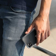 Заредете изображение във визуализатора на галерията – UNIQ etui LifePro Tinsel iPhone 11 Pro Max czarny/vapour smoke - TopMag
