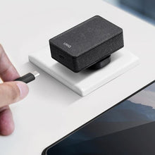 Заредете изображение във визуализатора на галерията – UNIQ Ład. siec. Versa Slim USB-C PD 18W + kabel USB-C na USB-C czarny/charcoal black (LITHOS Collective) - TopMag
