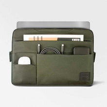 Заредете изображение във визуализатора на галерията – UNIQ torba Cavalier laptop Sleeve 15" czarny/charcoal black - TopMag
