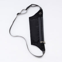 Заредете изображение във визуализатора на галерията – Ultimate Running Belt with headphone outlet black - TopMag
