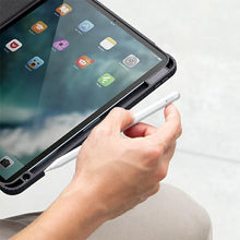 Заредете изображение във визуализатора на галерията – UNIQ etui Moven iPad 10.2" (2021/2020/2019) bordowy/burgundy
