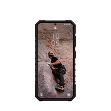 Заредете изображение във визуализатора на галерията – ( UAG ) Urban Armor Gear Pathfinder case for SAMSUNG S23 5G black
