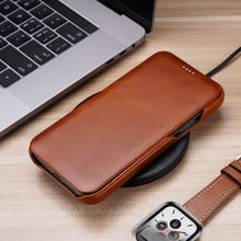 Заредете изображение във визуализатора на галерията – iCarer Curved Edge Vintage Folio leather case iPhone 12 Pro Max brown (RIX1202 brown)

