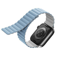 Заредете изображение във визуализатора на галерията – Uniq band Revix Apple Watch Series 1/2/3/4/5/6/7/8/SE/SE2/Ultra 42/44/45/49mm. Reversible Magnetic white-blue/white-blue
