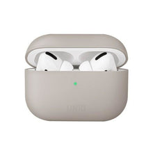 Заредете изображение във визуализатора на галерията – Uniq case Lino AirPods Pro Silicone beige/beige ivory
