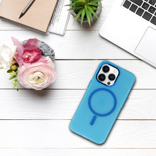 Заредете изображение във визуализатора на галерията – Magnetic Frosted Case for Iphone 15 Plus Blue
