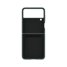 Заредете изображение във визуализатора на галерията – Samsung Leather Cover Phone Case for Galaxy Z Flip 3 green (EF-VF711LGEGWW)
