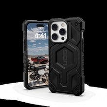 Заредете изображение във визуализатора на галерията – UAG Monarch - protective case for iPhone 14 Pro compatible with MagSafe (carbon fiber)
