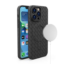 Заредете изображение във визуализатора на галерията – Woven Case for iPhone 14 - black
