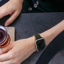 Заредете изображение във визуализатора на галерията – Magnetic Apple Watch Ultra, SE, 8, 7, 6, 5, 4, 3, 2, 1 (49, 45, 44, 42 mm) Dux Ducis Strap (LD Version) - Black/Yellow
