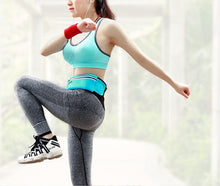 Заредете изображение във визуализатора на галерията – Ugreen running belt reflective reflectors waist bag for phone case with earphone outlet black (20818 lp112) - TopMag
