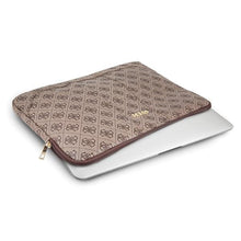 Заредете изображение във визуализатора на галерията – Guess Sleeve GUCS134GB 13" brązowy /brown 4G UPTOWN - TopMag
