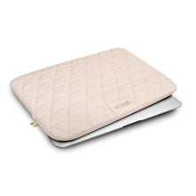 Заредете изображение във визуализатора на галерията – Guess Sleeve GUCS13QLPK 13" różowy /pink Quilted - TopMag
