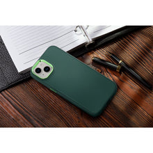 Заредете изображение във визуализатора на галерията – FRAME Case for IPHONE 15 Pro green
