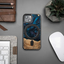 Заредете изображение във визуализатора на галерията – Wood and Resin Case for iPhone 13 Mini MagSafe Bewood Unique Neptune - Navy and Black
