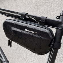 Заредете изображение във визуализатора на галерията – Wozinsky bike frame bag 1.5l black (WBB10BK) - TopMag
