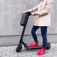Заредете изображение във визуализатора на галерията – Wozinsky waterproof scooter handlebar bag 4l handlebar bag black (WSB2BK) - TopMag
