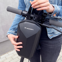 Заредете изображение във визуализатора на галерията – Wozinsky waterproof scooter handlebar bag 4l handlebar bag black (WSB2BK) - TopMag
