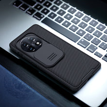 Заредете изображение във визуализатора на галерията – Nillkin CamShield Pro Case OnePlus 11 cover with camera cover black
