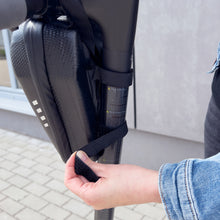 Заредете изображение във визуализатора на галерията – Wozinsky waterproof scooter handlebar bag 2l handlebar bag black (WSB3BK) - TopMag
