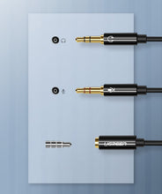 Заредете изображение във визуализатора на галерията – Ugreen AUX splitter cable 3.5 mm mini jack (female) - 2x 3.5 mm mini jack (male - microphone and headphones) black (AV140 20899) - TopMag
