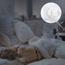 Заредете изображение във визуализатора на галерията – Sonoff Micro 5 V Wireless Wi-Fi USB Smart Adaptor white (M0802010006) - TopMag
