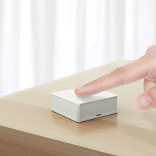 Заредете изображение във визуализатора на галерията – Sonoff SNZB-01 ZigBee wireless remote control button button switch white (SNZB-01) - TopMag
