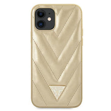 Заредете изображение във визуализатора на галерията – Guess GUHCP12SPUVQTMLBE iPhone 12 mini 5,4" złoty/gold hardcase V-Quilted Collection - TopMag
