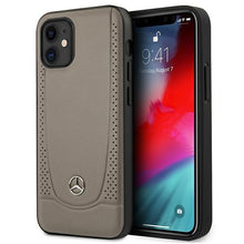 Заредете изображение във визуализатора на галерията – Mercedes MEHCP12SARMBR iPhone 12 mini 5,4" brązowy/brown hardcase Urban Line - TopMag
