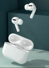 Заредете изображение във визуализатора на галерията – WK Design TWS ANC Blutooth True Wireless Earbuds with Wireless Charging Case white (A7 Pro white) - TopMag
