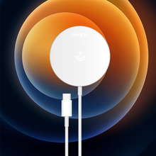 Заредете изображение във визуализатора на галерията – Dudao Kit 15W Magnetic Wireless Charger Qi and 20W AC Charger (MagSafe Compatible) White (A12XS) - TopMag
