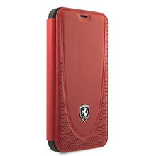 Заредете изображение във визуализатора на галерията – Ferrari FEOGOFLBKP12LRE iPhone 12 Pro Max 6,7" czerwony/red book Off Track Perforated - TopMag
