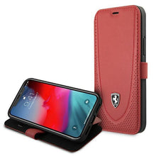 Заредете изображение във визуализатора на галерията – Ferrari FEOGOFLBKP12LRE iPhone 12 Pro Max 6,7" czerwony/red book Off Track Perforated - TopMag
