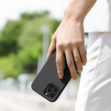 Заредете изображение във визуализатора на галерията – UNIQ etui Lino Hue iPhone 12 Pro Max 6,7" czarny/ink black Antimicrobial - TopMag
