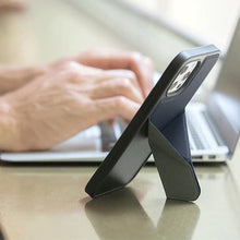 Заредете изображение във визуализатора на галерията – UNIQ etui Transforma iPhone 12 mini 5,4" szary/charcoal grey - TopMag
