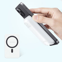 Заредете изображение във визуализатора на галерията – WK Design Magnetic Wireless Power Bank 5000 mAh (MagSafe Compatible) Black (WP-215 black) - TopMag
