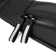 Заредете изображение във визуализатора на галерията – Ultimate Waterproof Running Belt with headphone outlet black - TopMag
