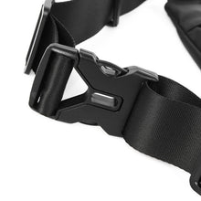 Заредете изображение във визуализатора на галерията – Ultimate Waterproof Running Belt with headphone outlet black - TopMag
