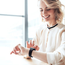 Заредете изображение във визуализатора на галерията – Baseus Slip-Thru Strap Band Bracelet for Apple Watch 3/4/5/6 / SE / 7/8 / Ultra 42mm / 44mm / 45mm / 49mm Black (LBWSE-A01) - TopMag
