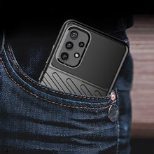 Заредете изображение във визуализатора на галерията – Thunder Case Flexible Tough Rugged Cover TPU Case for Samsung Galaxy A32 4G black - TopMag
