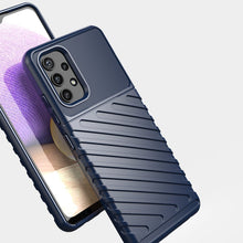 Заредете изображение във визуализатора на галерията – Thunder Case Flexible Tough Rugged Cover TPU Case for Samsung Galaxy A32 4G black - TopMag
