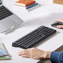 Заредете изображение във визуализатора на галерията – Ugreen MK006 wireless mouse and keyboard set 2.4Ghz - black
