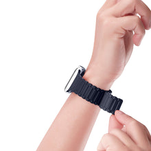 Заредете изображение във визуализатора на галерията – Dux Ducis Strap (Armor Version) Strap for Apple Watch Ultra, SE, 8, 7, 6, 5, 4, 3, 2, 1 (49, 45, 44, 42 mm) Silicone Magnetic Band Bracelet Blue
