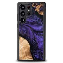 Заредете изображение във визуализатора на галерията – Wood and Resin Case for Samsung Galaxy S23 Ultra Bewood Unique Violet - Purple and Black
