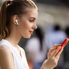 Заредете изображение във визуализатора на галерията – Baseus W3 wireless Bluetooth 5.0 TWS Earbuds earphones waterproof IP55 white (NGW3-02) - TopMag
