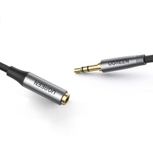 Заредете изображение във визуализатора на галерията – Ugreen AV190 cable AUX extension cable 3.5mm mini jack 2m - TopMag
