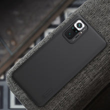Заредете изображение във визуализатора на галерията – Nillkin Super Frosted Shield Case + kickstand for Xiaomi Redmi Note 10 Pro black - TopMag
