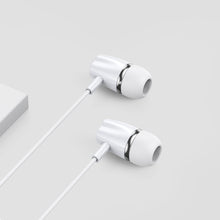 Заредете изображение във визуализатора на галерията – Joyroom ear headphones 3.5mm mini jack with remote and microphone white (JR-EL114) - TopMag
