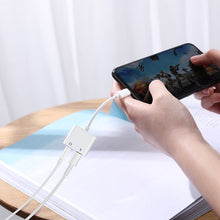 Заредете изображение във визуализатора на галерията – Joyroom Lightning - 2x Lightning headphone adapter audio and charging white (S-Y104) - TopMag
